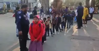 ভারতে পাচার হওয়া ২৮ শিশুকে হস্তান্তর করেছে ভারতীয় পুলিশ